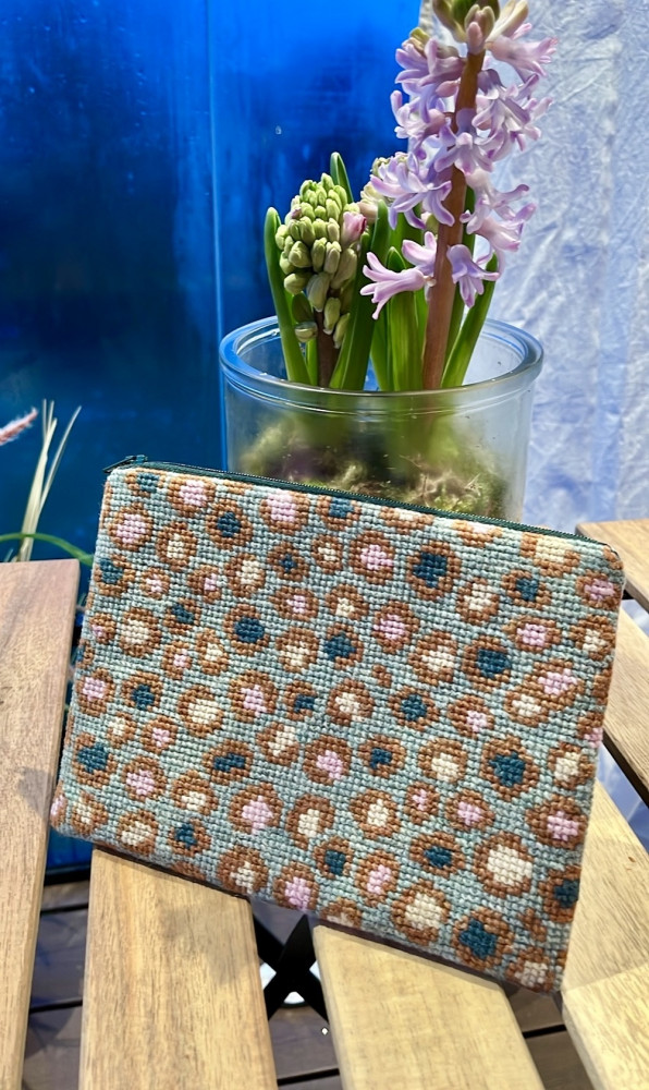Crazy Leo - clutch green