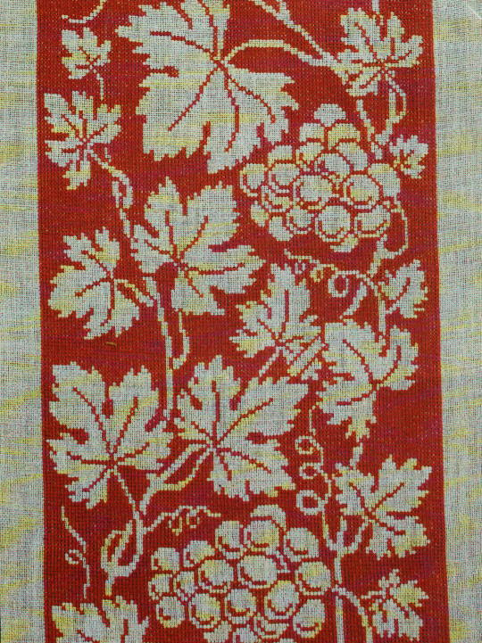 Garland of Vine  Red