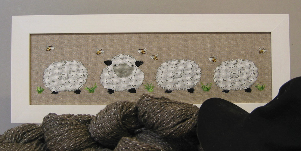 73-21319 Sheep in a row
